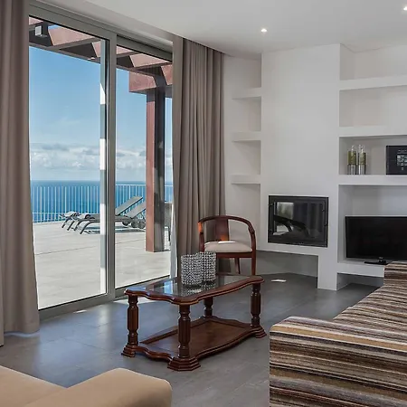 Cliffscape Villa Estreito Da Calheta