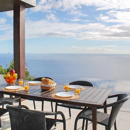 Villa Cliffscape *